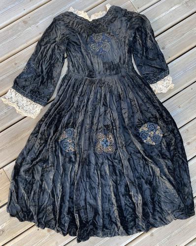 Ancienne robe velours noir - en,